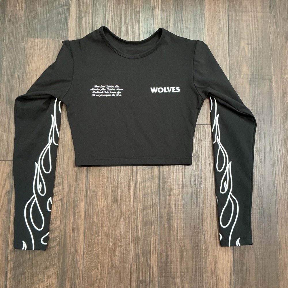 Darc Sport She Wolves Flame Graphic Long Sleeve Crop Top Black Small Limited 500